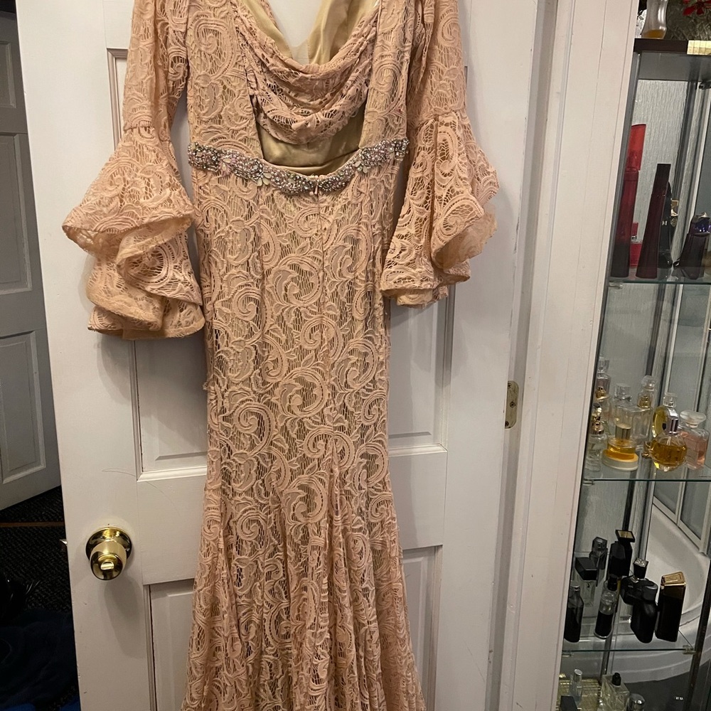 Prom dress - Picture 2 of 5